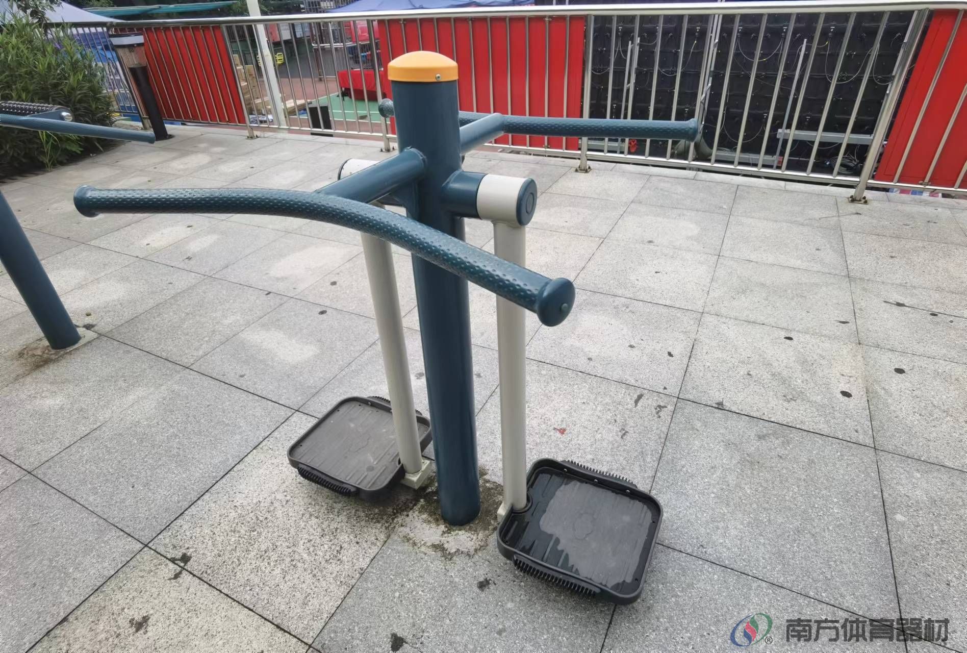 连屏村篮球场(图6) 连屏村篮球场(图6)