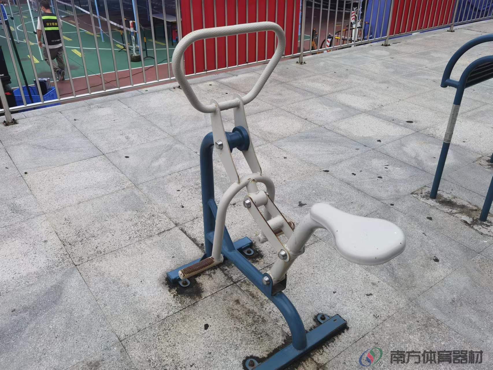 连屏村篮球场(图11) 连屏村篮球场(图11)